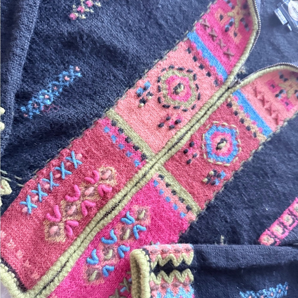 Colorful Patterned Women's Cardigan - Picture 3 of 7